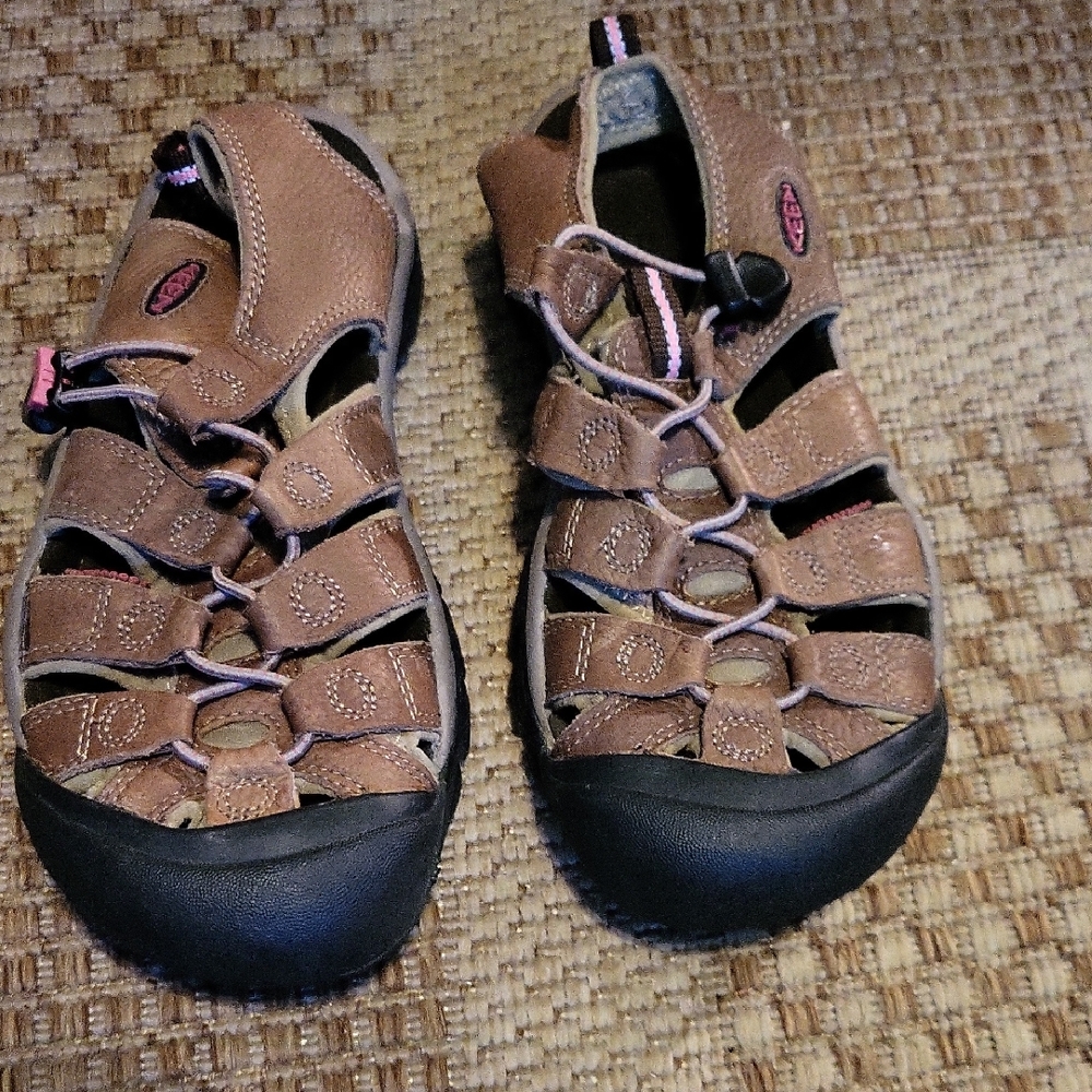 Keen Women's Tan and Black Sandals